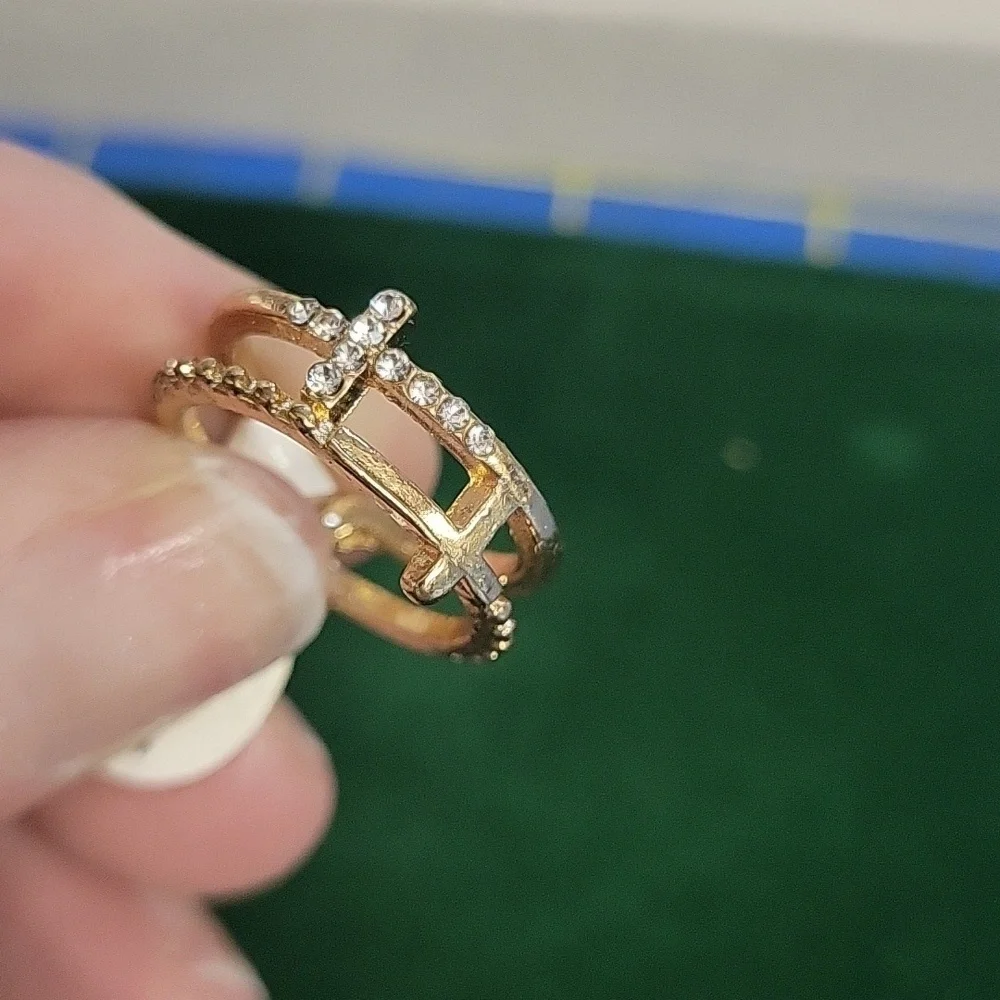 Cross Rhinestone Gold Tone Ring Size 5.5
